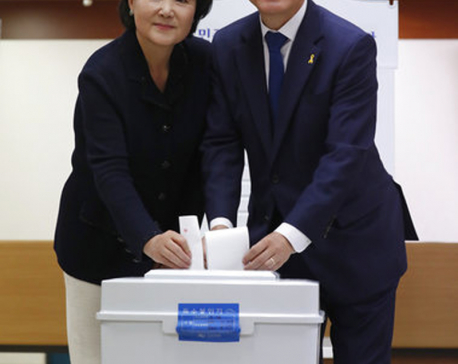 Exit polls in South Korea forecast win for liberal Moon